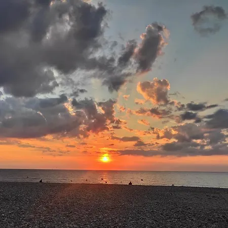 Апартаменты La Pouliniere